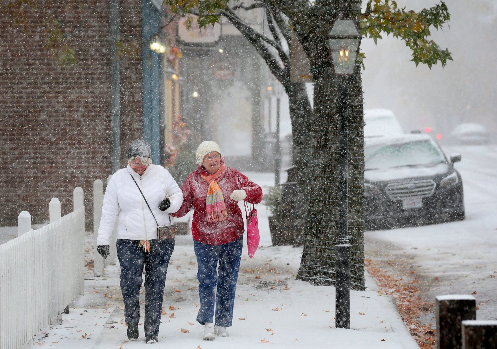 Snow falls in mid-November
